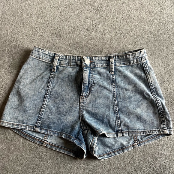 Women’s Jean shorts - Picture 1 of 3